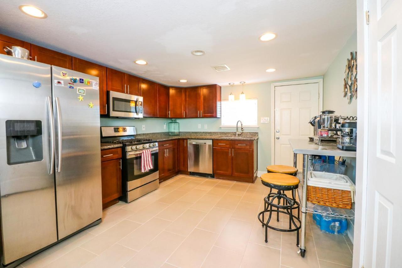 Perfect Location Spacious Yard Coffee Bar At This Lovely Beach Home Galveston Exterior foto